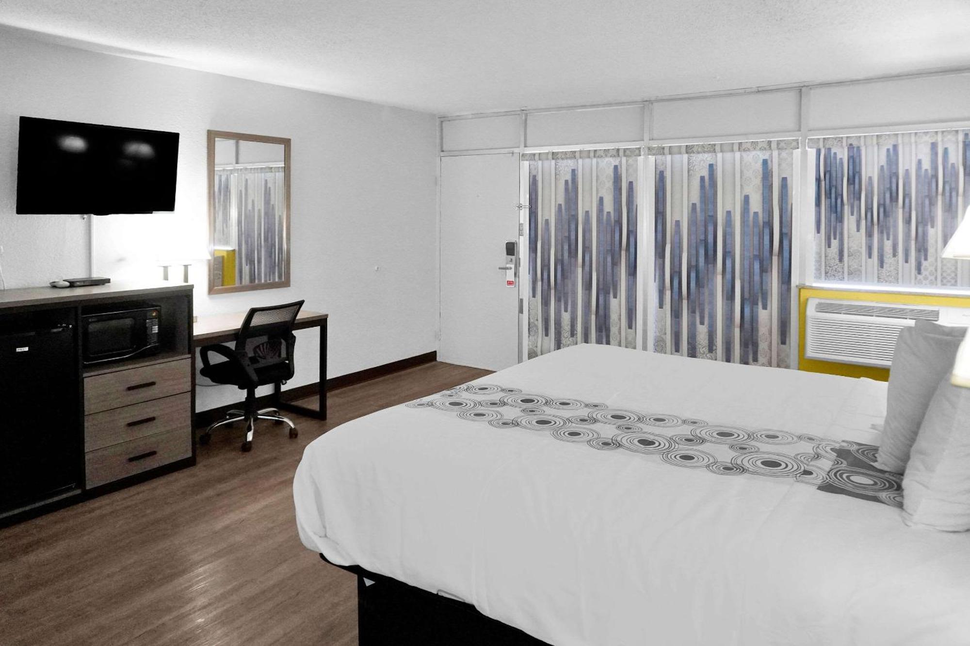 Econo Lodge Carlsbad Eksteriør billede